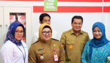 Bupati Tangerang, Moch. Maesyal Rasyid, meresmikan Koperasi Desa Merah Putih Sarakan bersama Wakil Bupati Intan Nurul Hikmah.(Foto: Diskominfo Kab. Tangerang)