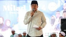 Bupati Tangerang, Moch. Maesyal Rasyid, memberikan sambutan dalam peringatan Milad ke-4 Pondok Pesantren Qod Faaza Lil Firdaus di Suradita, Kecamatan Cisauk, Minggu (20/7/2025).(Foto: Dok. Pemkab Tangerang)