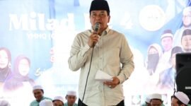 Bupati Tangerang, Moch. Maesyal Rasyid, memberikan sambutan dalam peringatan Milad ke-4 Pondok Pesantren Qod Faaza Lil Firdaus di Suradita, Kecamatan Cisauk, Minggu (20/7/2025).(Foto: Dok. Pemkab Tangerang)
