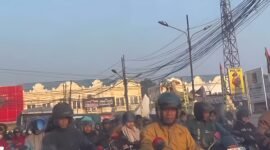 Suasana macet diperempatan Cisoka. (Foto: Tangkapan Layar dari instagram @cisokainfo)