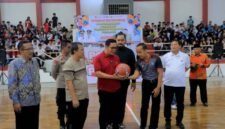 Wakil Wali Kota Tangerang, H. Maryono Hasan, membuka PORSENI Bola Basket SMP di GOR Dimyati, Sabtu (19/7/2025).(Foto: Dok. Pemkot Tangerang)