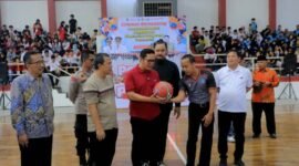 Wakil Wali Kota Tangerang, H. Maryono Hasan, membuka PORSENI Bola Basket SMP di GOR Dimyati, Sabtu (19/7/2025).(Foto: Dok. Pemkot Tangerang)