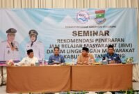Bupati Tangerang Maesyal Rasyid bersama Dewan Pendidikan di Acara Seminar Jam Belajar Masyarakat. (Foto: Istimewa)